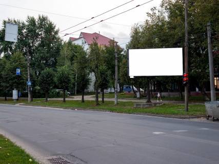 Білборд, Бігборд (Борд)  A у Чернівцях Героїв Майдану вул. (Колиш. Червоноармійська вул.), 194 Фото 1