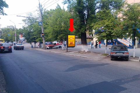 Citylight A in Cherkasy, 1.8x1.2  Sevcenka bst. / Nebesnoi Sotni st. (kol. Lenina st.), bila magazinu "ATB", Ukrsibbanku Photo 1