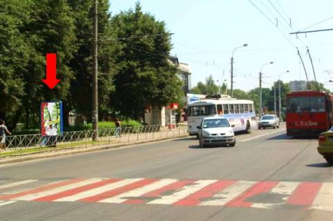 Ситилайт B в Ровно, 1.8x1.2  Київська вул. / Грушевського вул., біля магазину "Мандарин", навпроти автосалону "Citroen" фото 1