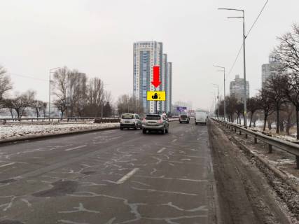 Видеоборд  в Киеве, 3x6  Оболонський пр., роздільник, між ст.м. "Оболонь" і ст.м. Почайна (колишня Петрівка), в сторону ст. м. "Оболонь", (ролик 10 сек, 1 вихід/1,5 хвилини) - 441522 фото 1
