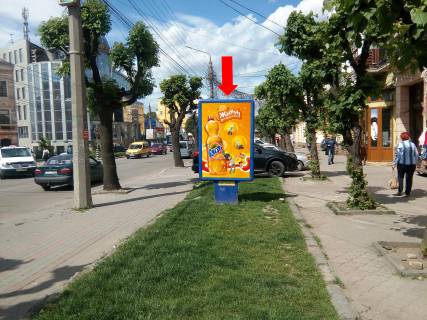 Ситилайт  в Черновцах, 1.8x1.2  Героїв Майдану вул. (кол. Червоноармійська вул.), 23, біля аптеки "Садко" фото 1