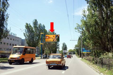 Билборд B в Херсоне, 3x6  Нафтовиків вул., 15, біля автосалону "Лідер", СТО (флажок) фото 1