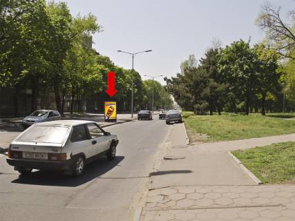 Ситилайт A в Одессе, 1.8x1.2  Лесі Українки просп. (Гагаріна просп.). / Шевченка пр., роздільник, №1, до Сегедської вул. фото 1