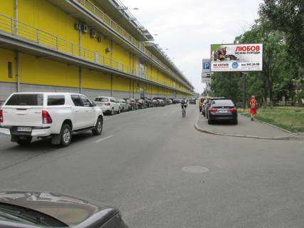 Призма A в Киеве Оболонський пр., 16, біля ТРЦ "Dream Town", в сторону ст.м. "Мінська" - 374024 фото 1