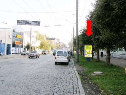 Ситилайт A в Черновцах, 1.8x1.2  Головна вул., 120, навпроти магазину "Захід", з центру фото 1