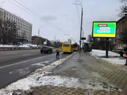 Видеоборд A в Киеве Миколи Міхновського бульвар (Дружби Народів бульвар) 18/7, прайс за трансляцію ролика 10 сек, 1 раз/90 сек, цілодобово - 400563 фото 1