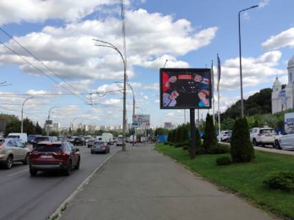 Видеоборд A в Киеве Миколи Міхновського бульвар (Дружби Народів бульвар)., 42, ,біля АЗС, прайс за трансляцію ролика 10 сек 1вихід/90 сек, з 0:00 до 23:59 - 393809 фото 1