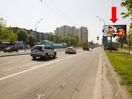 Призма  в Киеве, 3x6  Воскресенський (Перова б-р) проспект., 1, в сторону Броварського пр. - 444770 фото 1