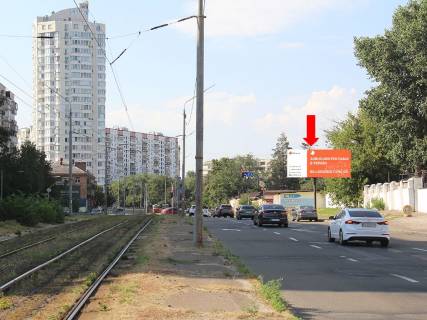 Призма A в Киеве, 3x6  Автозаводська вул., 89а - пров. Автозаводський, на світлофорі, в сторону вул. Полярна, з центру - 184908 фото 1