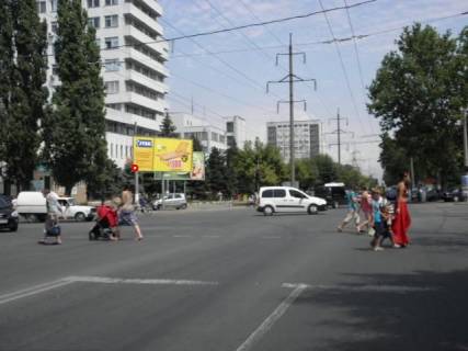 Билборд + в Одессе, 3x6  Петрова вул. - Космонавтів вул., 36 фото 1