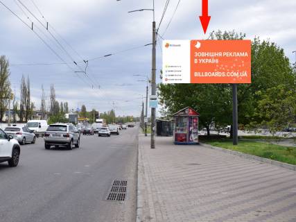 Видеоборд A в Киеве, 3x6  Лугова вул. - Сім'ї Кульженків вул. (колиш. Дегтяренка вул.), біля ТРЦ "Караван", на світлофорі, в сторону Богатирської вул. - 366906 фото 1