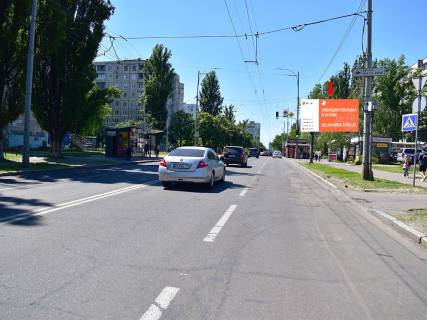 Призма A в Киеве, 3x6  Коласа вул., 25 - вул. Юри, на світлофорі, біля "АТБ", в сторону Кільцевої дороги - 180394 фото 1
