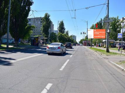 Призма A в Киеве, 3x6  Коласа вул., 25 - вул. Юри, на світлофорі, біля "АТБ", в сторону Кільцевої дороги - 180395 фото 1