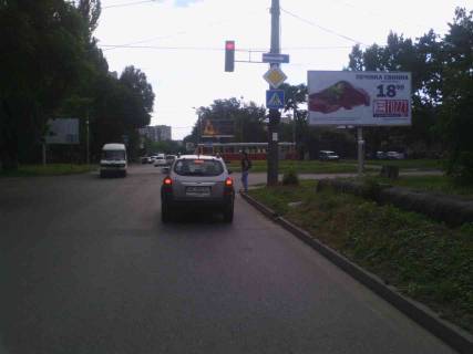 Билборд  в Днепр (Днепропетровск) вул. В’ячеслава Чорновола (Юрія Савченка), 26 фото 1