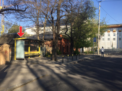 Нестандарт B в Днепр (Днепропетровск) Соборна пл. (Колиш. Жовтнева пл.), біля буд.10 фото 1