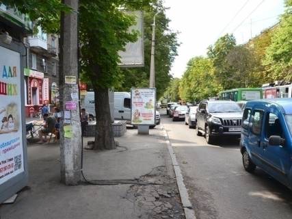 Ситилайт B в Днепр (Днепропетровск), 1,2x1,8  вул.Незалежності (Титова), 13, перехрестя з пр. Олександра Поля (Кірова) (супермаркет Сільпо) фото 1