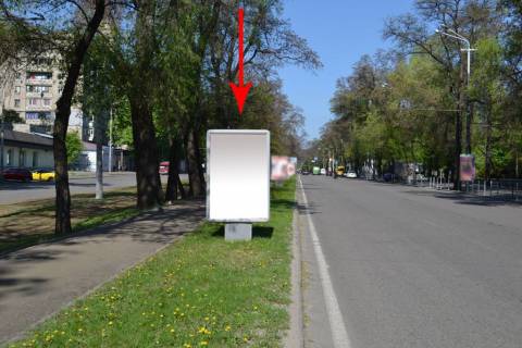 Ситилайт A в Днепр (Днепропетровск), 1,2x1,8  пр.Лесі Українки (пр.Пушкіна), на розподільчій алеї, від вул. Лазаря Глоби (Сєрова, Фабра) до пр. Олександра Поля (Кірова) – 2- фото 1