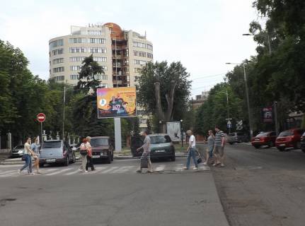 Видеоборд A в Днепр (Днепропетровск) пл. Шевченко (центральний вхід парк Шевченко), ресторани, кафе, міста відпочинку городян - 222856 фото 1