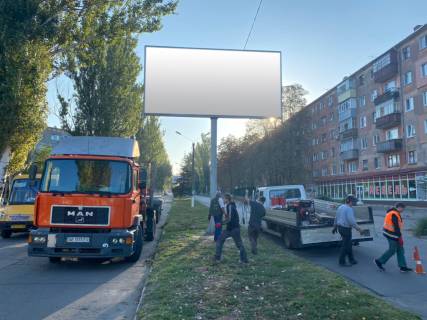 Билборд B в Марганце, 6х3  м. Марганець, вулиця Київська на розподільчій полосі навпроти будинків 139, 141 фото 1