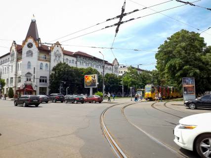 Бэклайт B в Днепр (Днепропетровск), 4,2х3,2  пр. Дмитра Яворницького (Карла Маркса) – вул.Короленка, ТЦ "Гранд Плаза", бек-лайт 4.2х3.2 фото 1