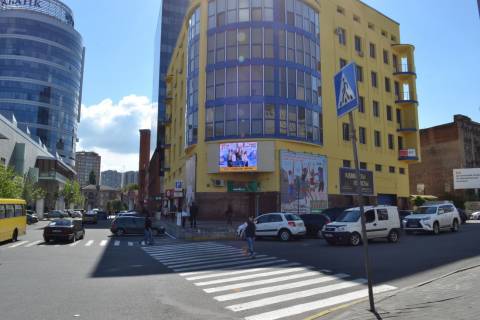 Video Billboard  in Dnipro (Dnipropetrovsk) st. Glinki - st. Harkivs'ka TRC "Most-Siti", TC Kubometr, Novij centr, Cirk, Cetral'nij mist - 260634 Photo 1