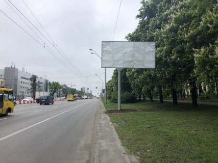 Билборд A в Киеве, 3х6  Проспект Перемоги,заправка AMIC фото 1