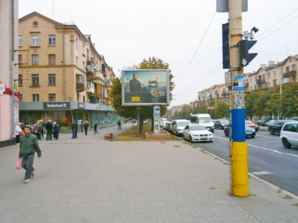 Бэклайт B в Запорожье, 4x3  Соборний пр.,212 (магазини  Timberland, Інтертоп, Каблучок) фото 1