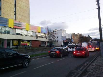 Billboard A in Lviv, 6x3  Cernovola st., ( statupravlenie) No8 (Central'naa gor. Biblioteka  im. Lesi Ukrainki,  PRIVAT BANK,Kinokoncertnij Kompleks) Photo 1