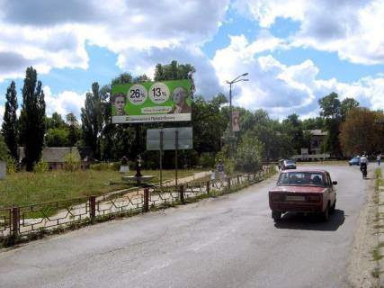 Билборд B в Малине Гагарина ул.,2 (напротив проходной бумаж. ф-ки из центра) фото 1