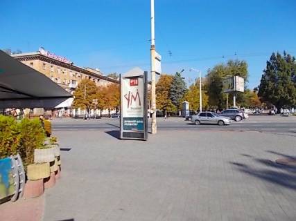 Пиллар A в Запорожье проспект Соборний (проспект Леніна).- Марії Примаченко бульвар (Маяковського просп.). на Марії Примаченко бульвар (Маяковського просп.).ЦЕНТРАЛЬНАЯ ЗОНА (Ресторан "Маяк",150 м.к "Приватбанк","Укрсиббанк",Мойо") фото 1