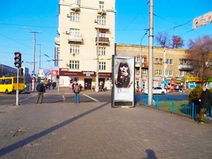 Pillar, Pillar A in Zaporizhzhya Sobornyj av. - Metallurgov av. na Sobornyj av. CENTRAL'̱NAA ZONA.(restoran"Makdonal'ds") Photo 1