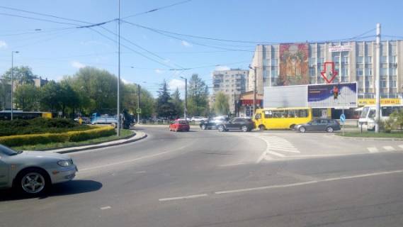 Призма A в Львове, 6x3  Чорновола пр-т - Липинського вул. ("МакДональдс") (правий) - 274974 фото 1