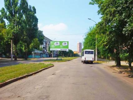 Billboard A in Krivy Rig, 6x3  Vatutina st., 23, rozdilova smuga, ("PrivatBank"), na st. Rokovata Photo 1