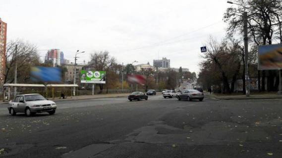 Билборд A в Днепр (Днепропетровск) Святослава Хороброго (Чкалова) ул. - Исполкомовская ул. (Промекономбанк, магазин Велоднепр, АТБ) фото 1