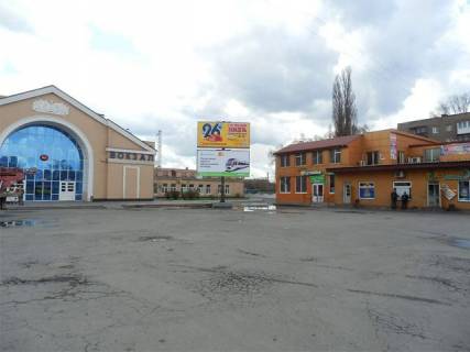 Билборд A в Кривом Роге, 6x3  Вокзальна вул., ст. Кривий Ріг -"Червона", Привокзальня пл., справа, ринок (низ) фото 1