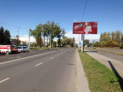 Билборд A в Львове, 6x3  Богдановская ул., 15, 300  м. к Пластова ул., Автосалон "Ссан Йонг", авторынок фото 1