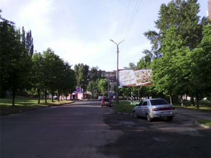 Билборд A в Кривом Роге, 6x3  мкр. Горняцький, 42 (ТЦ "АТБ"), до мкр. Сонячний фото 1