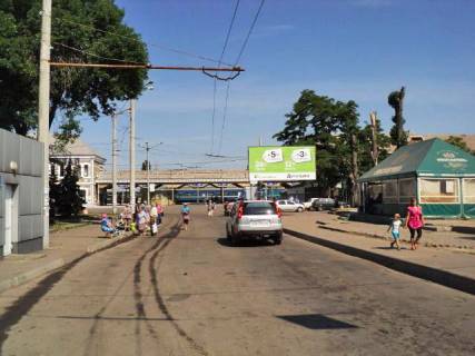 Билборд A в Кривом Роге Залізничників вул. (кол. Ленінського комсомолу)., 17 - Військових медиків вул. (кол. Башкирська). (ЖД Вокзал ст. "Кривой Рог - Главный", конечная МТС) фото 1
