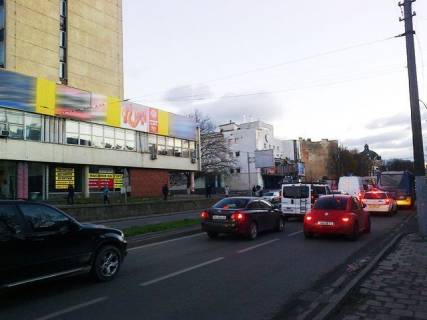 Білборд, Бігборд (Борд)  A у Львові Черновола ул., ( статуправление) №7 (Центральная гор. Библиотека  им. Леси Украинки,  ПРИВАТ БАНК,Киноконцертний Комплекс) Фото 1