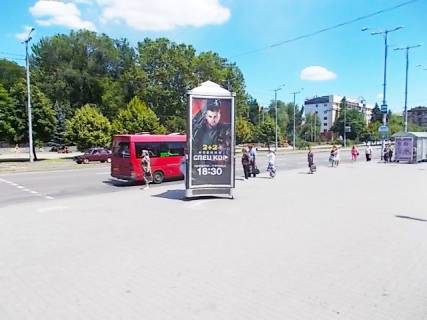 Пiллар, Пiлар A у Запоріжжі проспект Соборний (проспект Леніна).- Шевченкона бул. на Шевченка бул.ЦЕНТРАЛЬНАЯ ЗОНА (Остановка общественного транспорта,напртив Мэрии) Фото 1