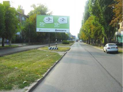 Билборд A в Кривом Роге, 6x3  Федора Караманиць вул. (кол. Ватутіна)., 23, розділова смуга,("ПриватБанк"), на  Ракітіна вул. (кол. Ногіна)., Свободи пл (пл. 129 кварталу) фото 1