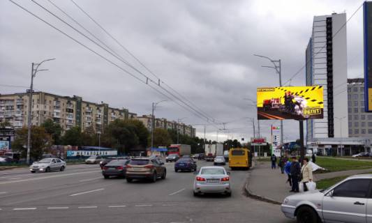 Видеоборд A в Киеве, 6x3  Братиславська/Крайня вул. (перехрестя між Епіцентр та Novus, рух до Троєщинського р-ку) - 376753 схема