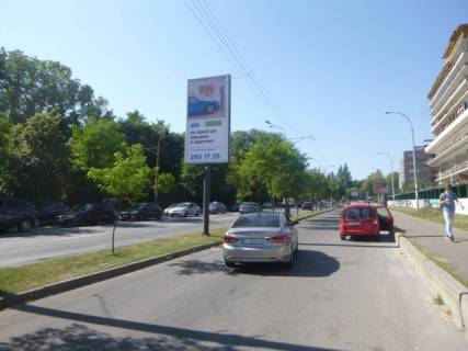 Бэклайт A в Киеве, 2x4  Голосіївський проспект (40-річчя Жовтня), 1 (після 150 метрів  від Голосіївської площі), на розподілювачі схема