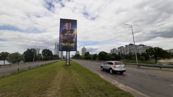 Бэклайт A в Киеве, 4x8  Оболонський проспект (разподілювач), за  550 метрів  до  М"Оболонь", рух від М"Почайна" (Петрівка) схема