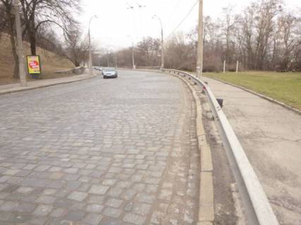 Ситилайт B в Львове, 1.86м х1.27м  Подільський узвіз, 38 схема