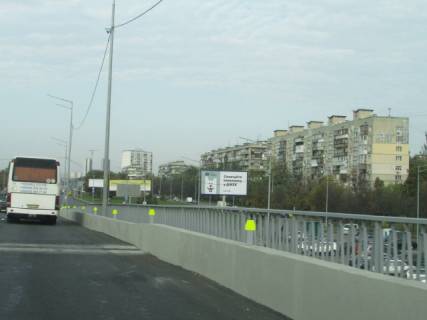 Бэклайт A в Киеве, 6x3  Братиславська, 26 (ринок "Юність"), рух  в напрямку Троещини схема