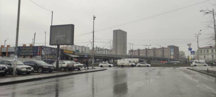 Скроллер B в Львове, 2,32м х 3,14м  Деміївська площа / Руслана Лужевського (Червоноармійський) провулок - 486522 схема