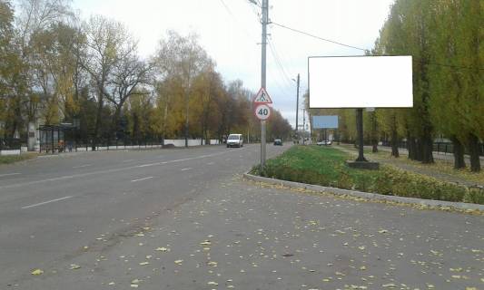 Билборд A в Миргороде, 3х6  вул. Гоголя, непарна сторона, район центрального входу в стадіон фото 1