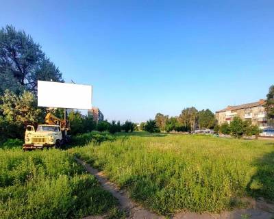Billboard B in Kramatorsk, 3х6  b-r Kramators'kiij miz st.Parkova ta st.Ostapa Visni, magazin "Anna" Photo 1