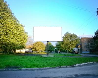 Билборд B в Знаменке, 3х6  на розі вулиць Привокзальна та Віктора Голого, біля буд. №11 фото 1
